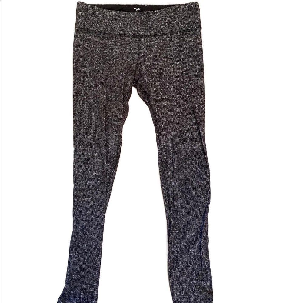 Aritzia TNA leggings